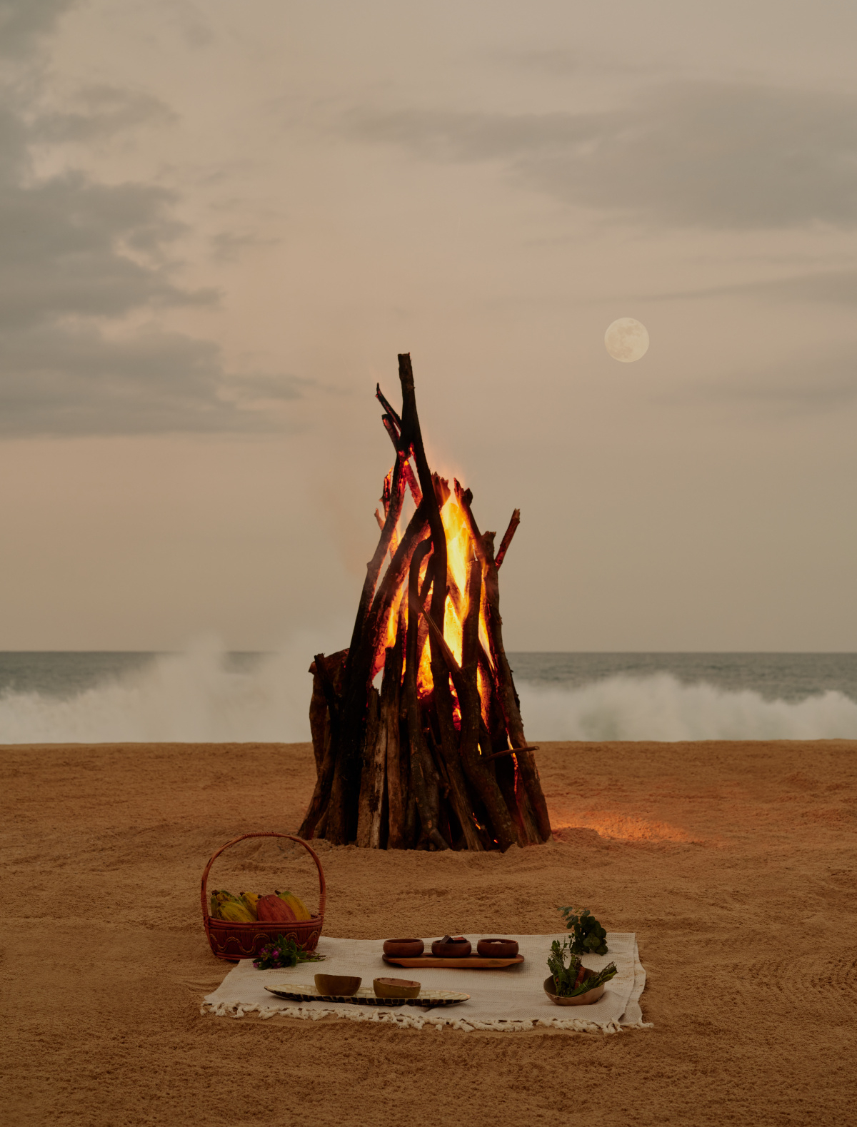 22-11-amanera-experiences-lunar-healing-beach-bonfire-4642