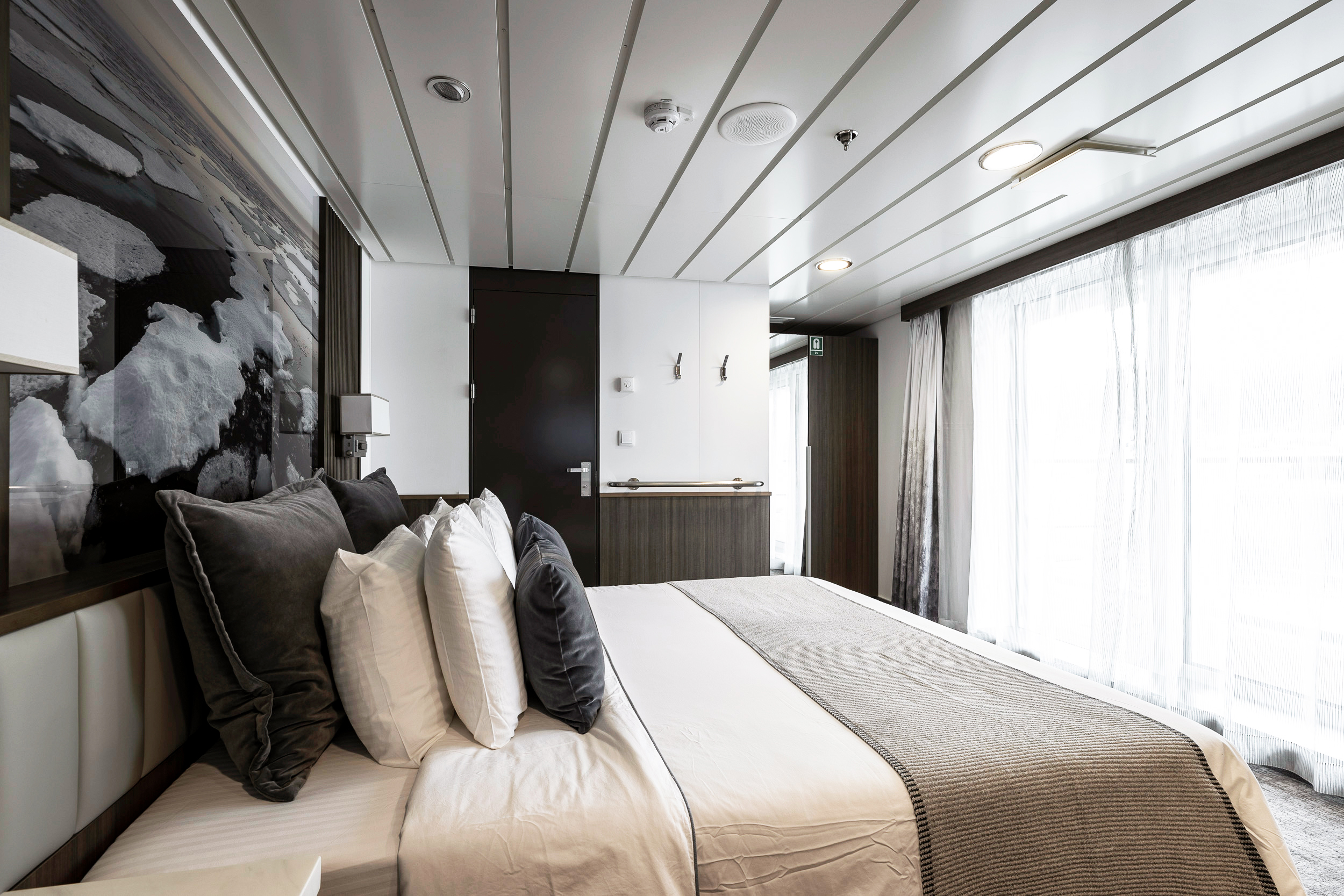 Balcony Stateroom Superior 616, Richard I’Anson-1