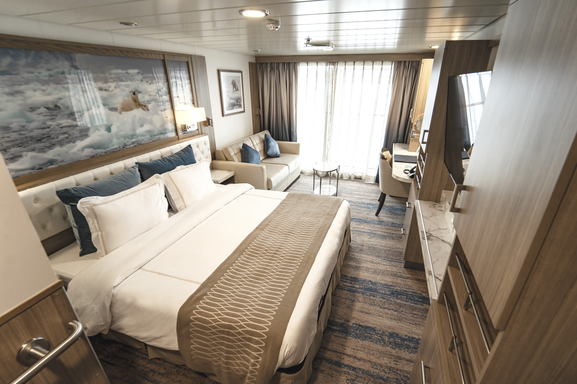Greg Mortimer – Balcony Stateroom A