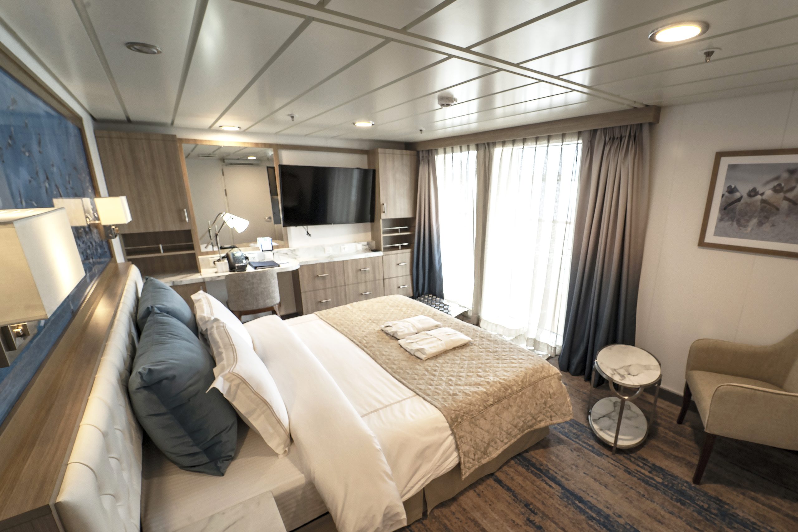 Greg Mortimer – Balcony Stateroom Superior