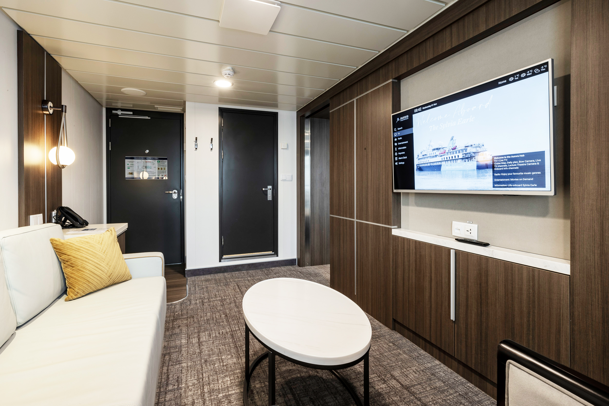 Junior Suite 705, Richard I’Anson-1