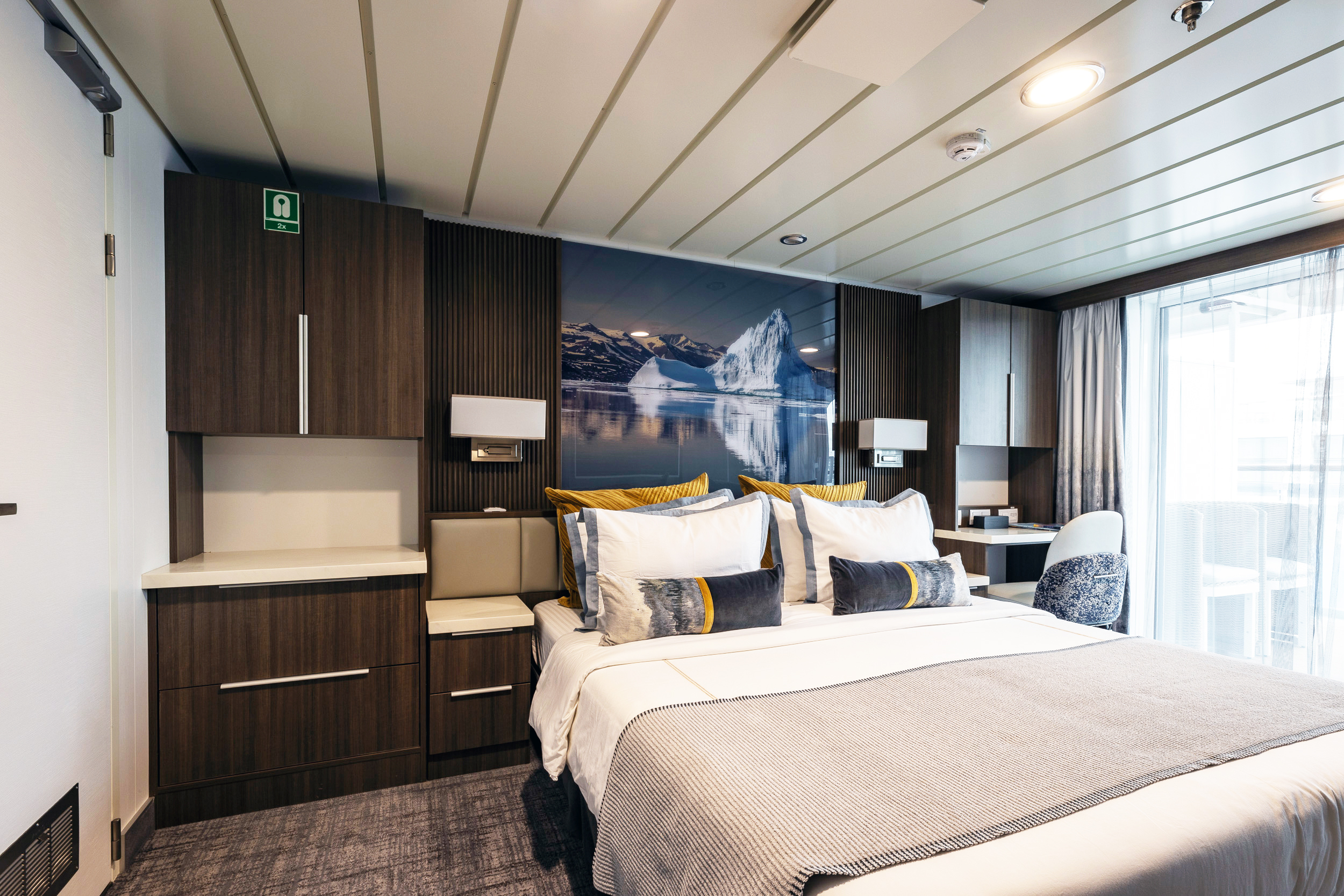 Junior Suite 705, Richard I’Anson-2