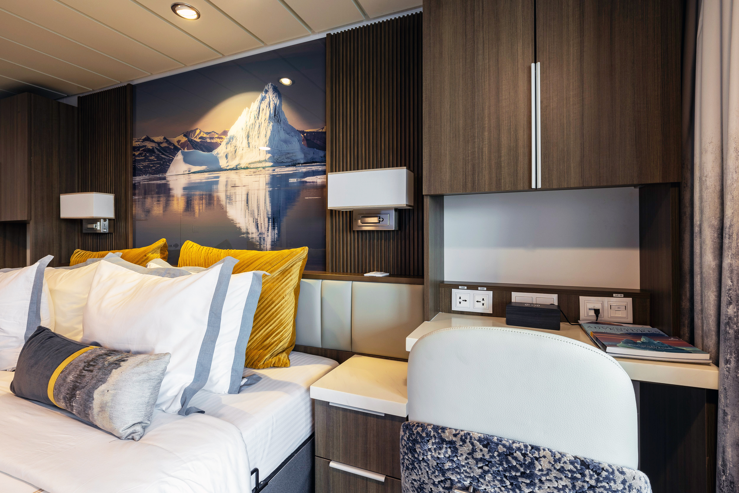 Junior Suite 705, Richard I’Anson-3