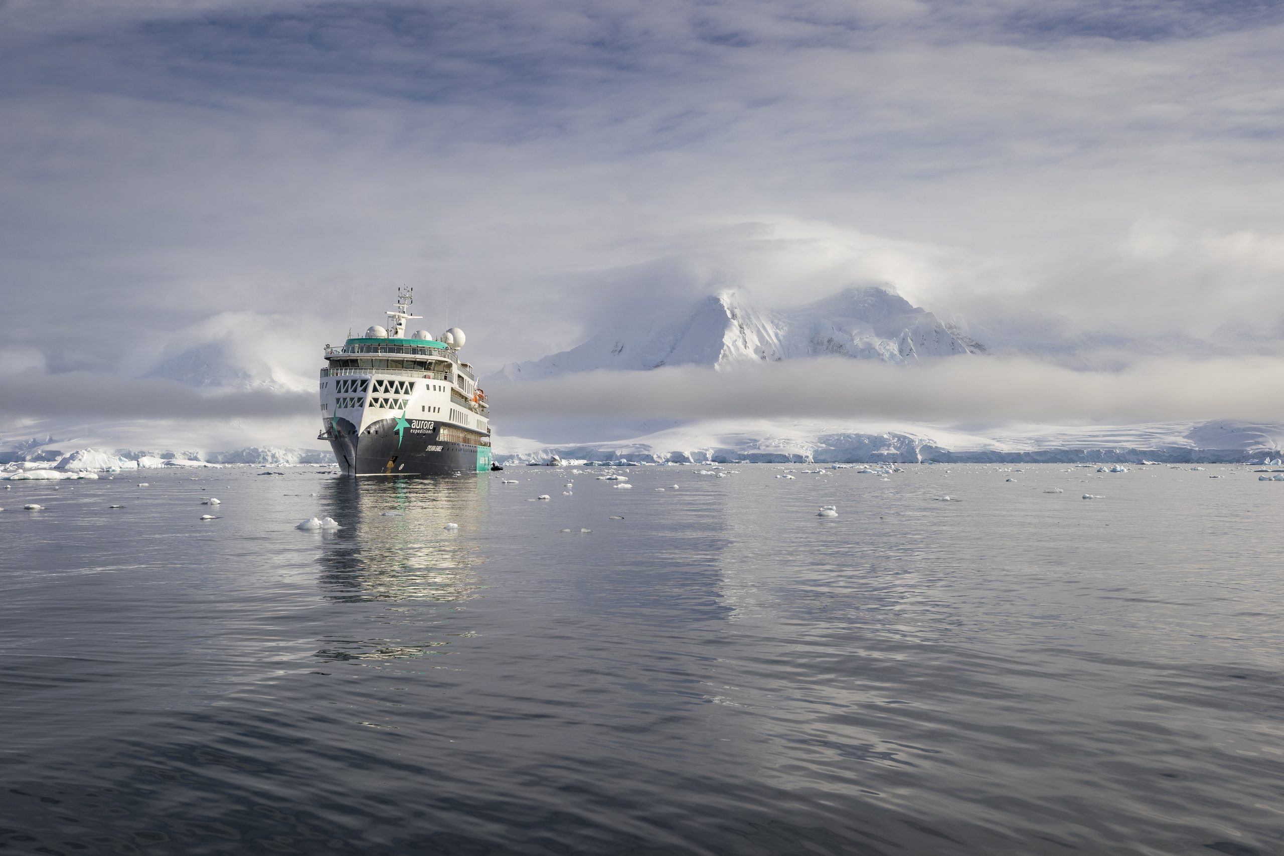 MV Sylvia Earle, Goudier Island, Antarctica, Richard I’Anson-1