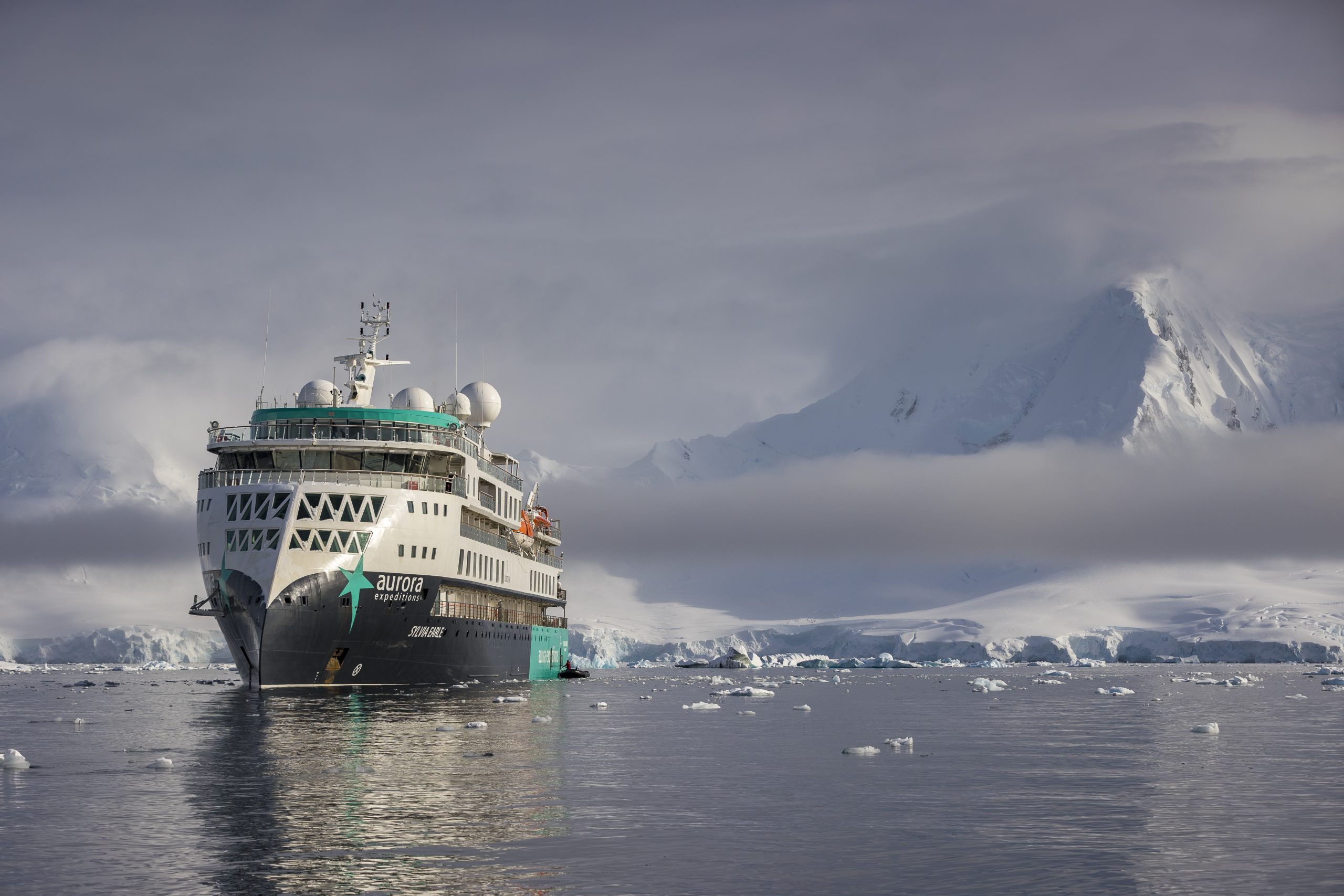MV Sylvia Earle, Goudier Island, Antarctica, Richard I’Anson-2