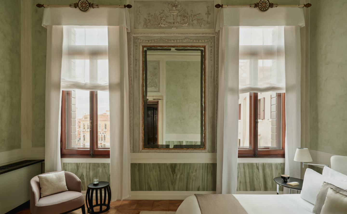 aman-venice-accommodation-coccinas-apartment-palazzo-stanza-bedroom