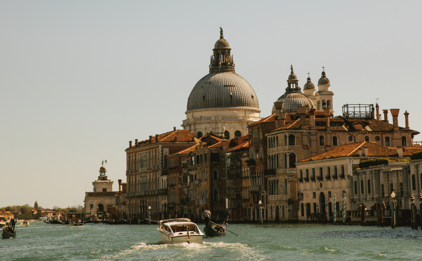 aman_venice_italy_-_exterior_grand_canal_2