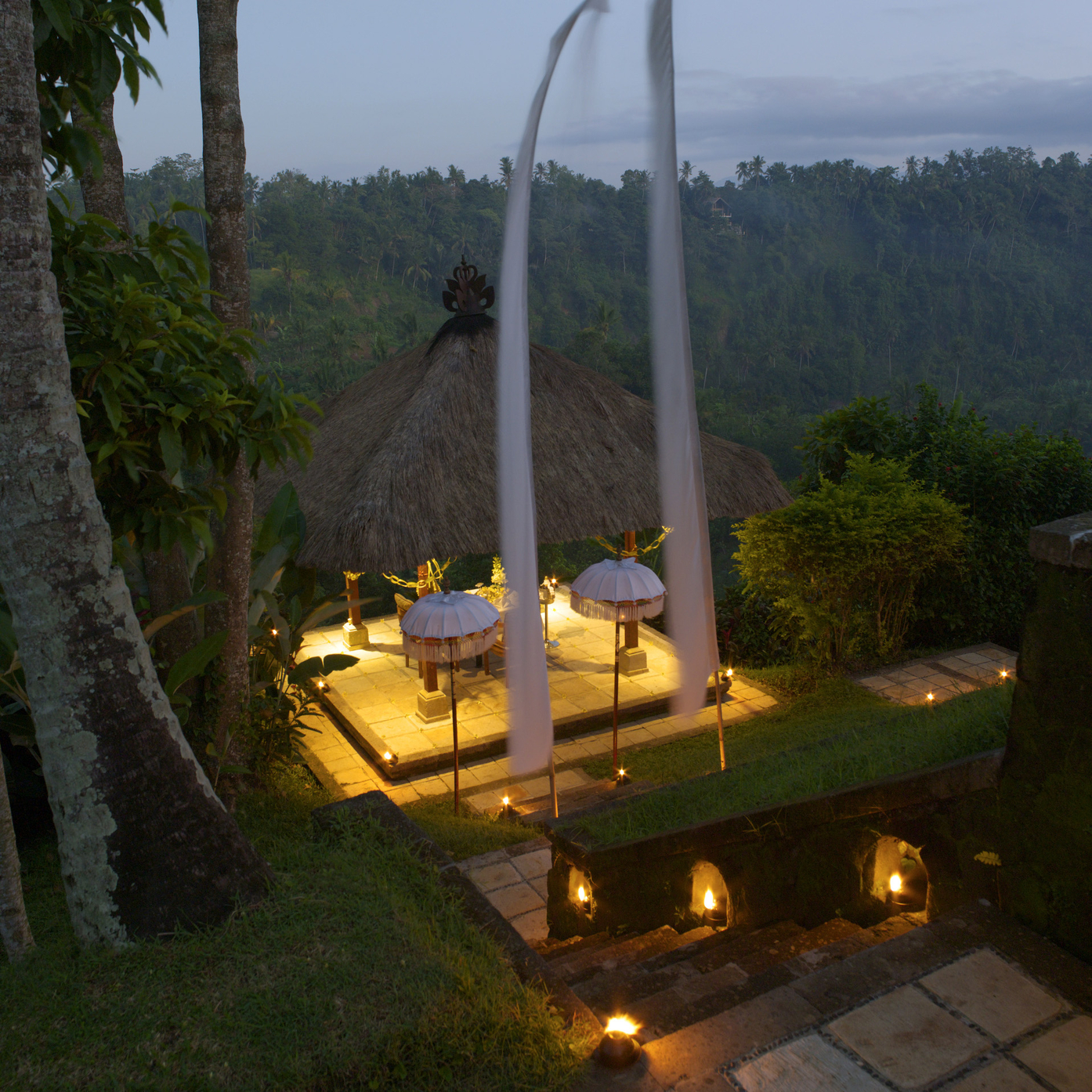 amandari_-_ubud_-_bali_-_indonesia_-_ngejot_dinner