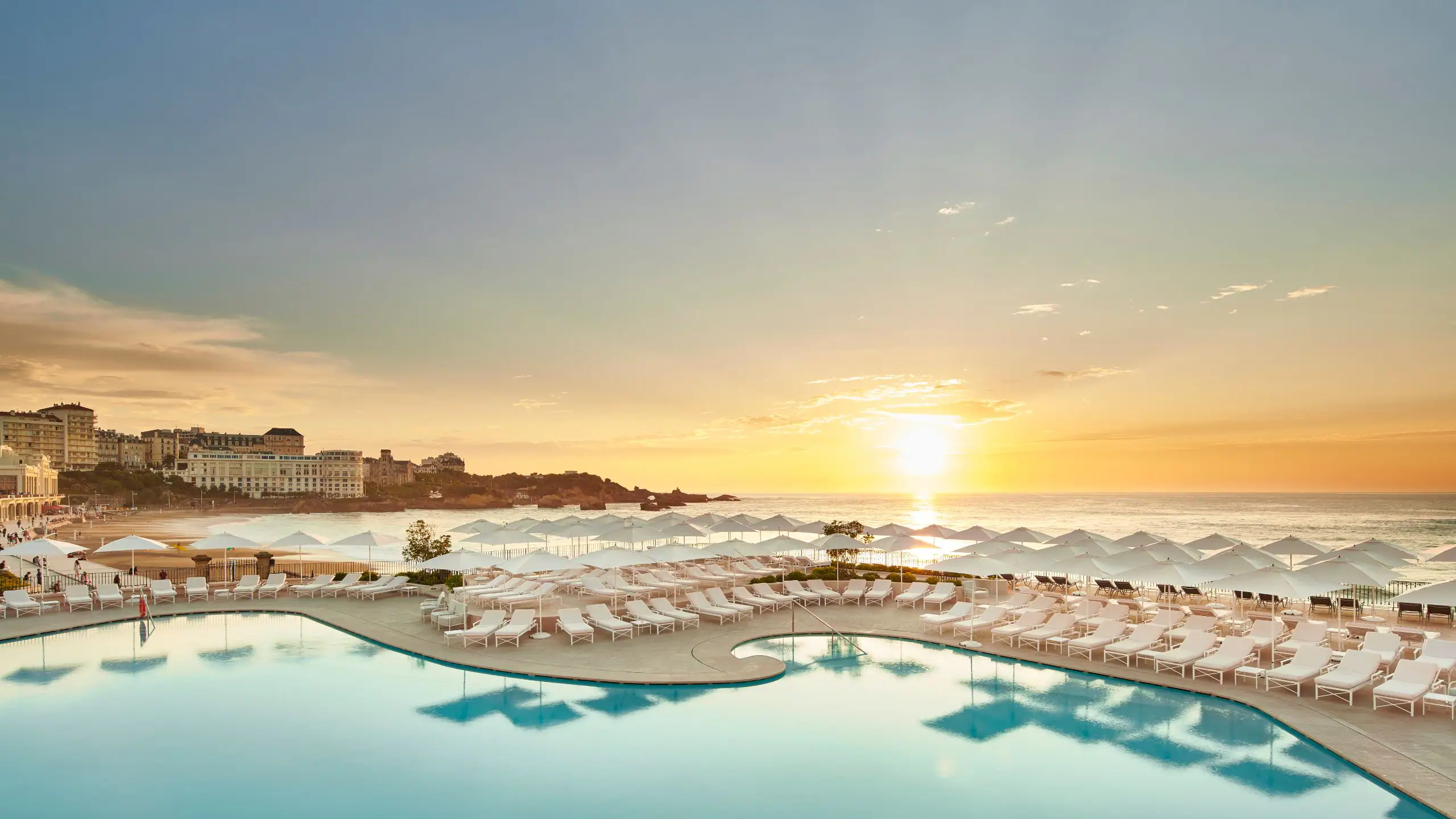 Hotel-du-Palais-Biarritz-P015-Outdoor-Pool.16×9