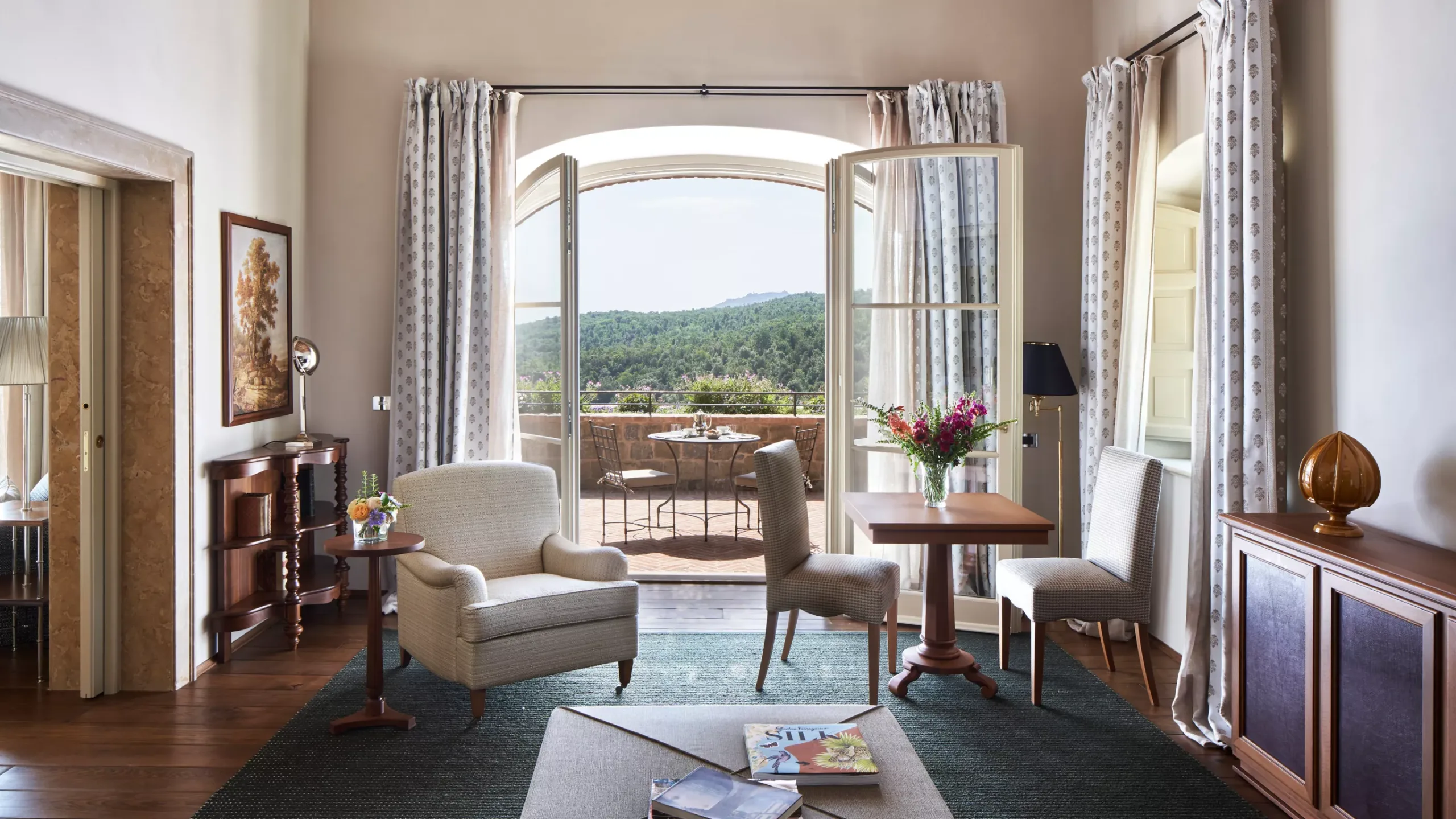 RWCdB – CdB Suite Living with View_WIDE-LARGE-16-9