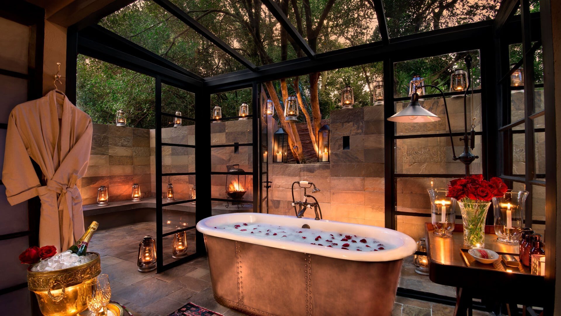 andbeyond-bateleur-camp-bathroom