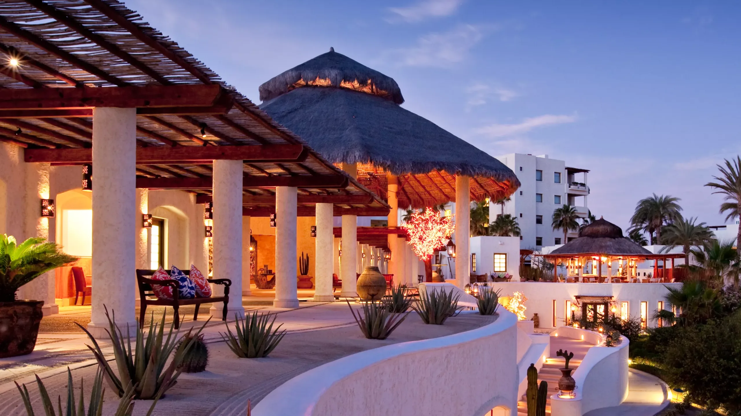 h0hlo-27617214-lvlandscaped-walkways_WIDE-LARGE-16-9