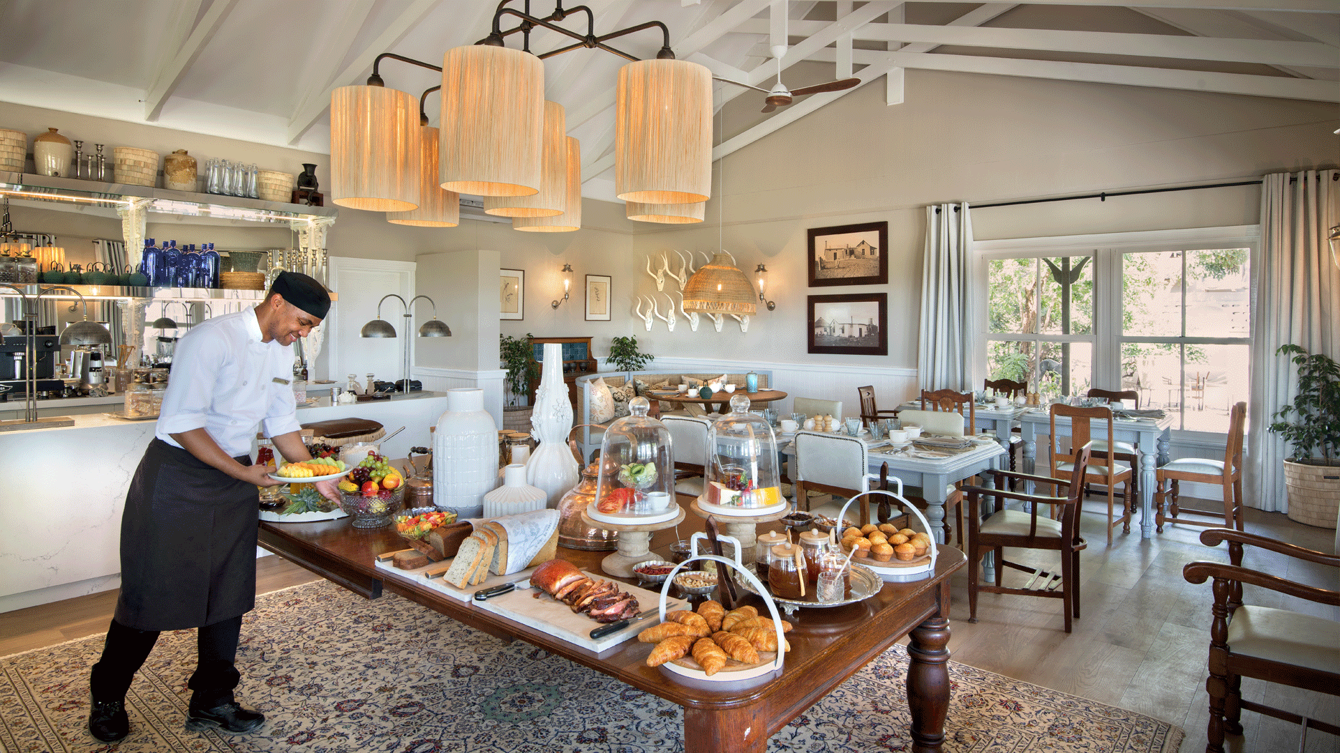 kirkmans-kamp-dining-room-breakfast