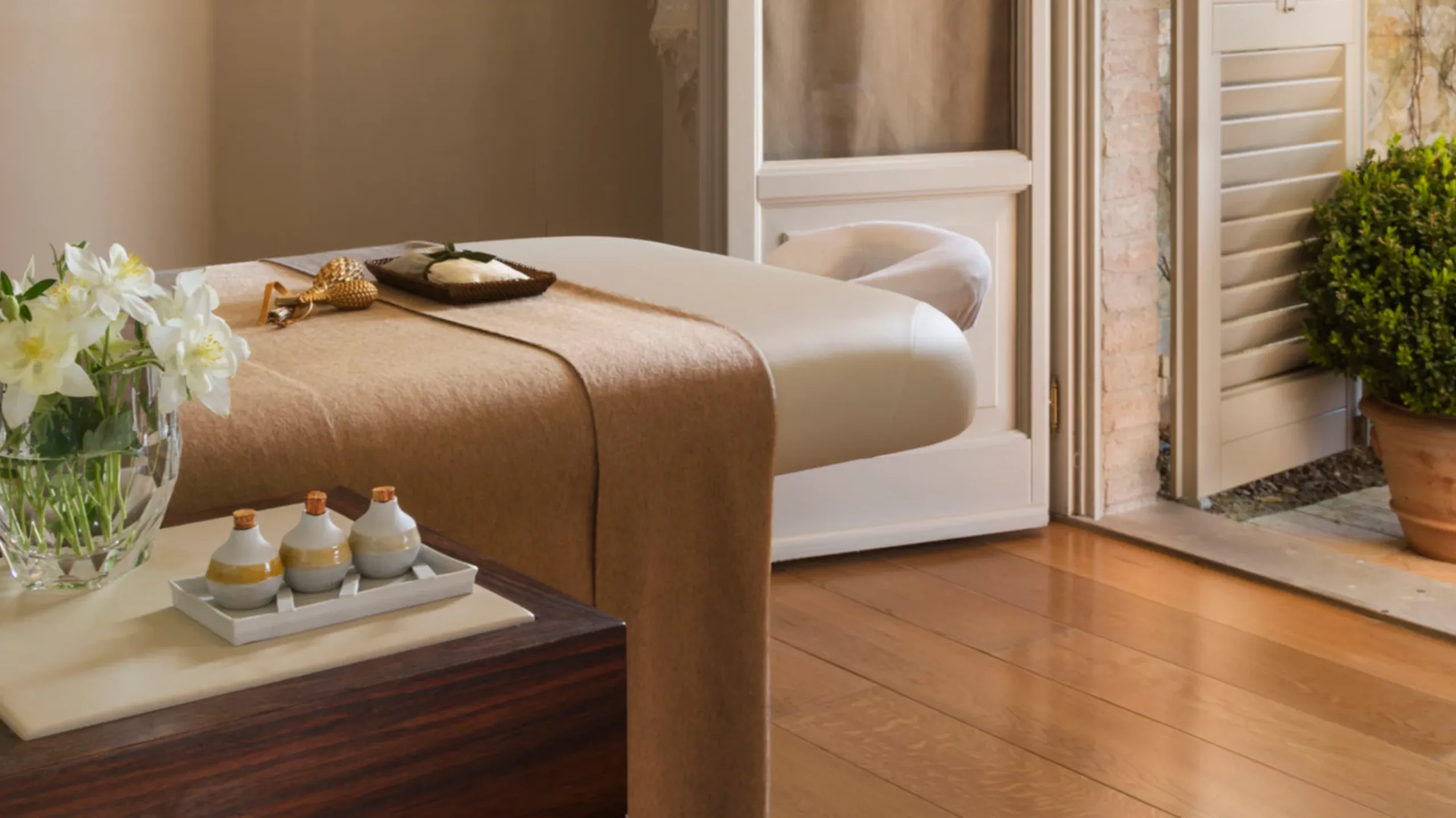 rwcdb-The Spa-Treatment Room_WIDE-LARGE-16-9