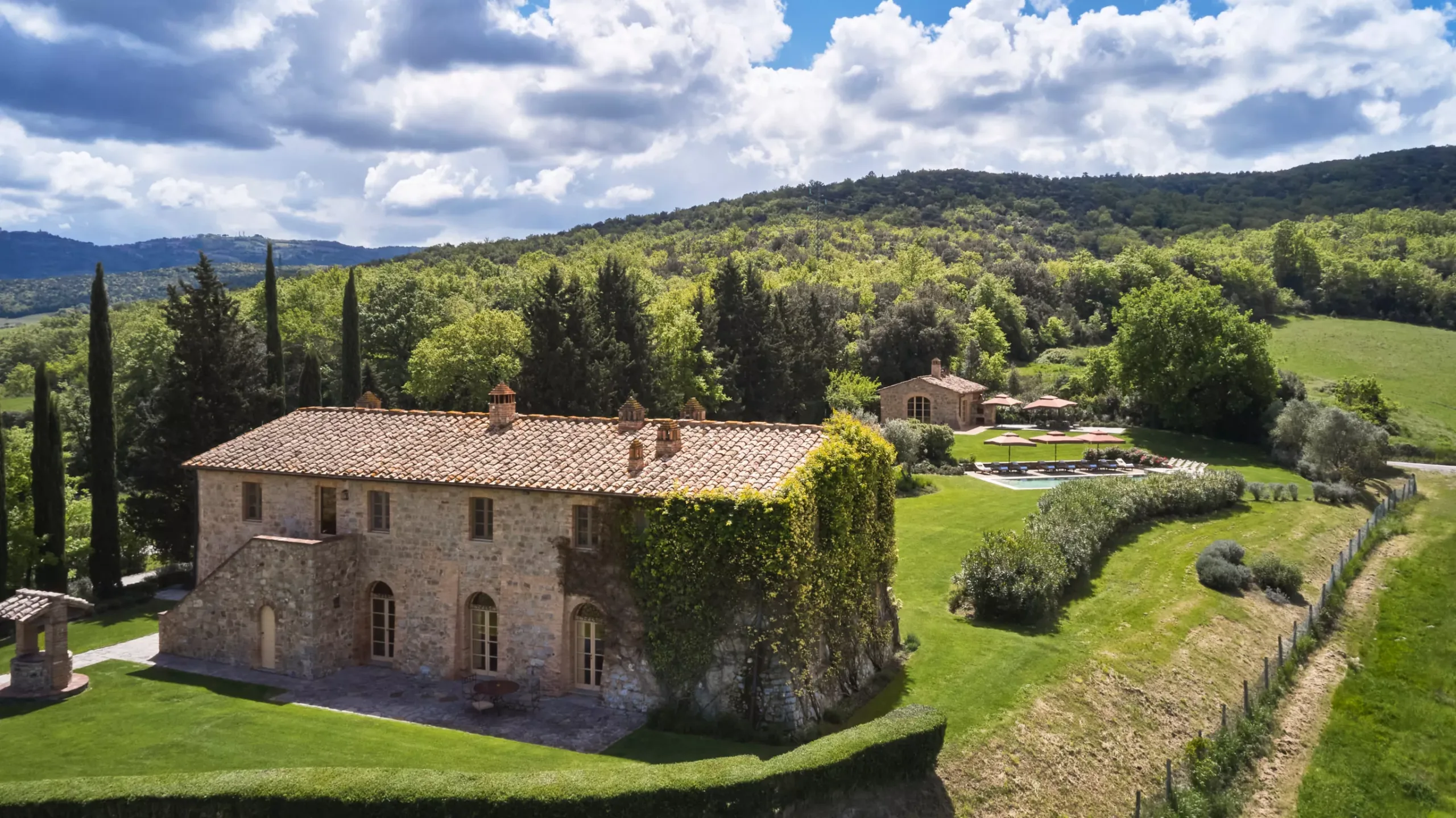 rwcdb_villa Gauggiole_drone_june2024_WIDE-LARGE-16-9