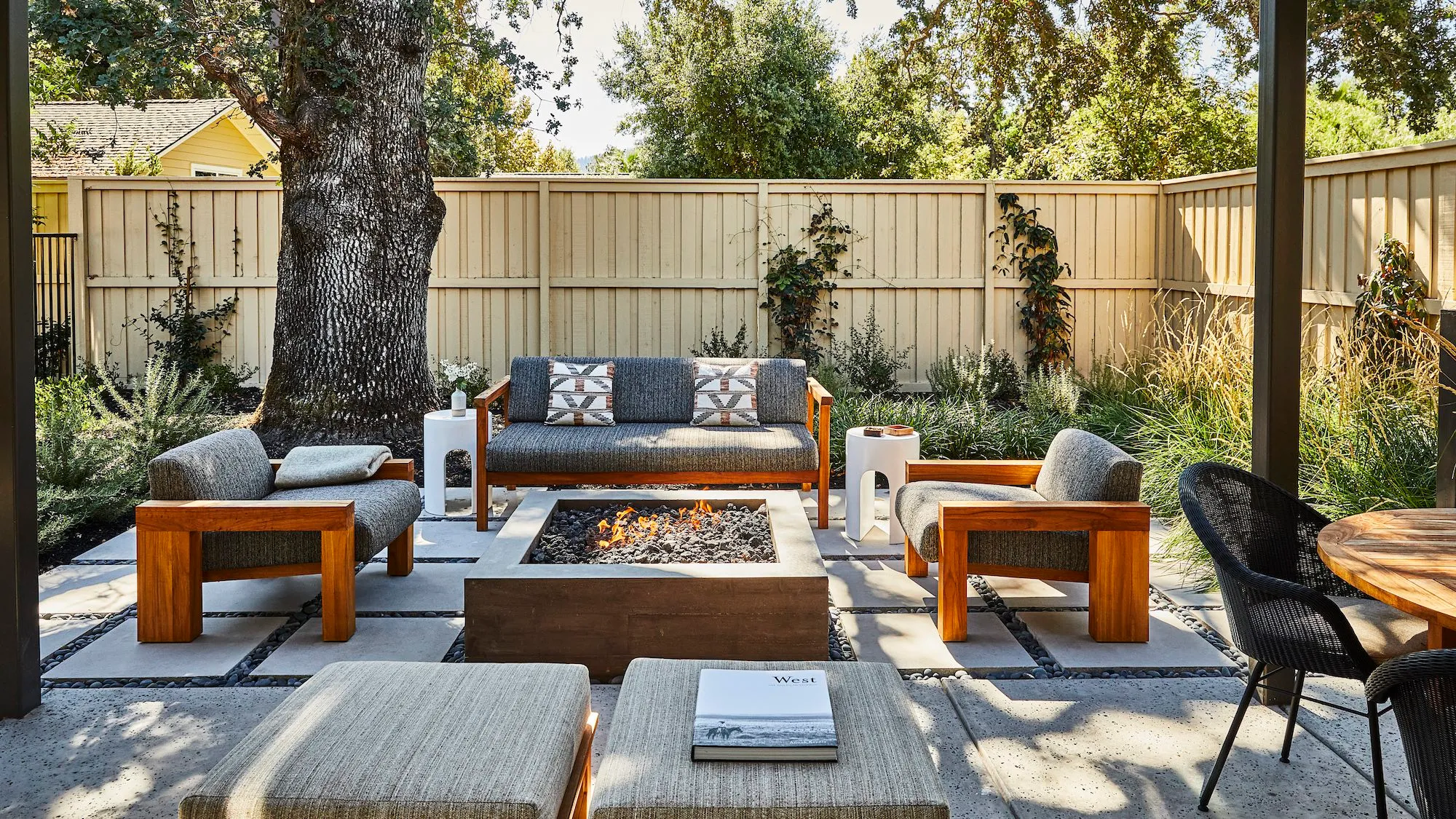 sol-gallery-stay-oaksterrace-patio