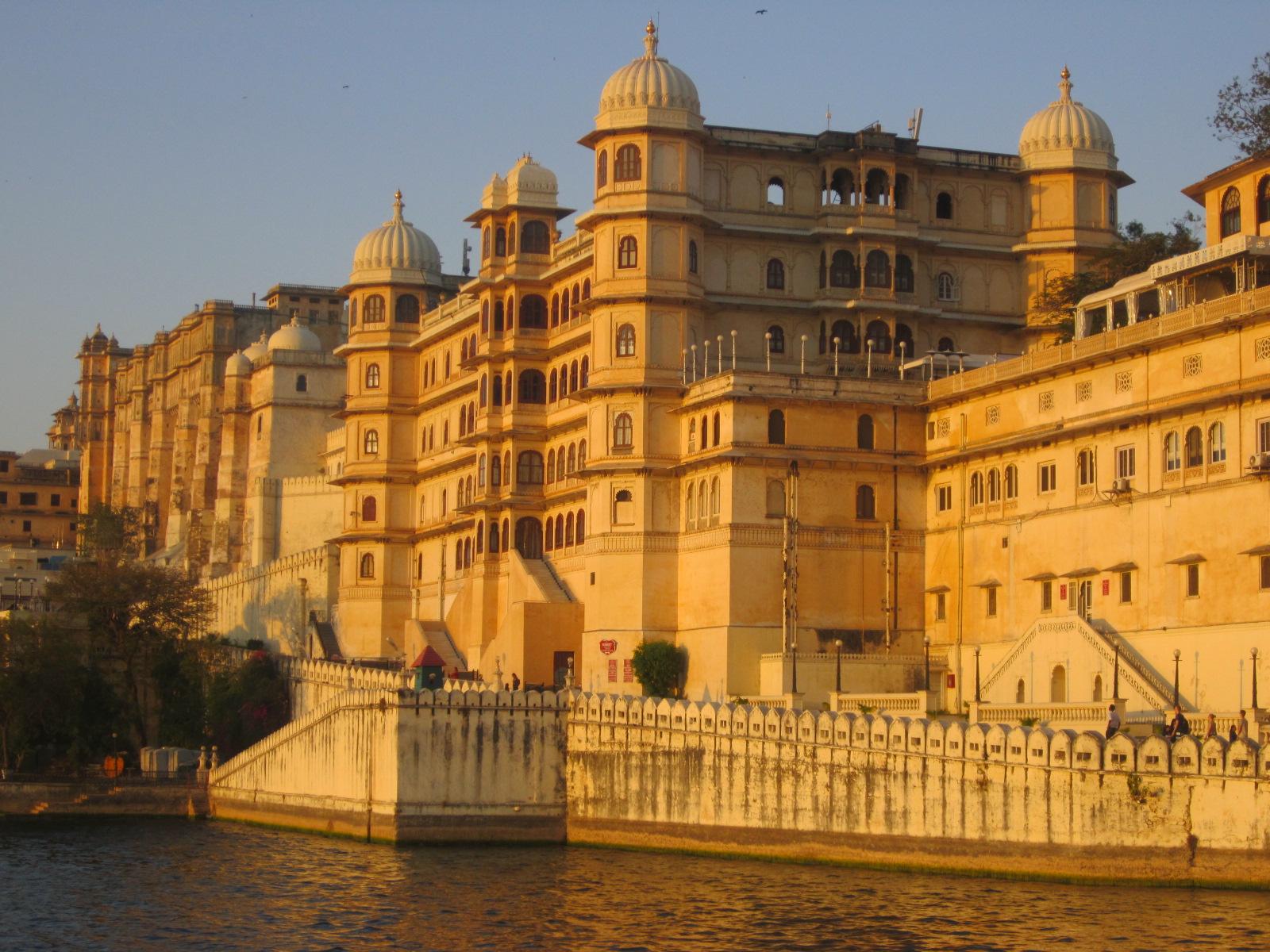 CITY_PALACE_UDAIPUR_INDIA