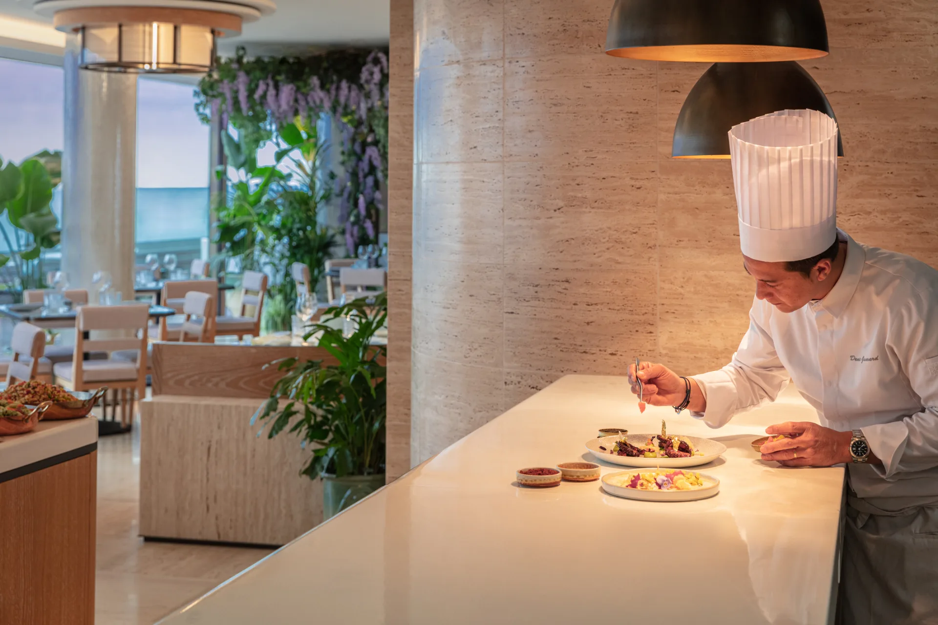 anantara_plaza_nice_hotel_restaurant_chef_portrait-2120×1413