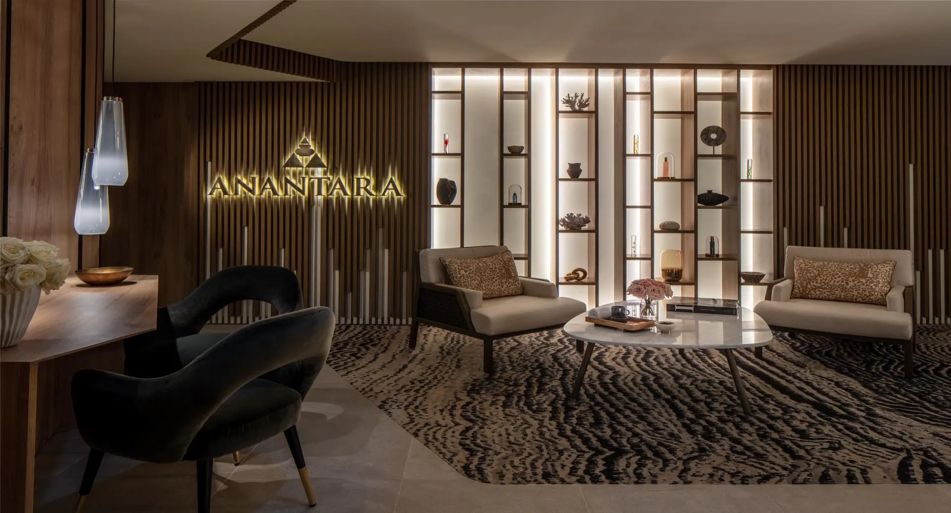 anantara_plaza_nice_hotel_spa_entrance_0906-1920×1280