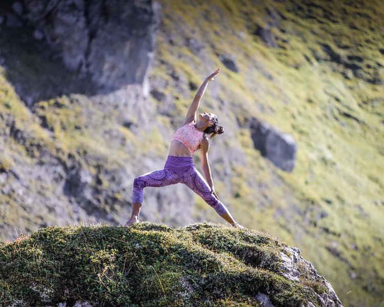 csm__c_Carry_Yoga_f699a70670