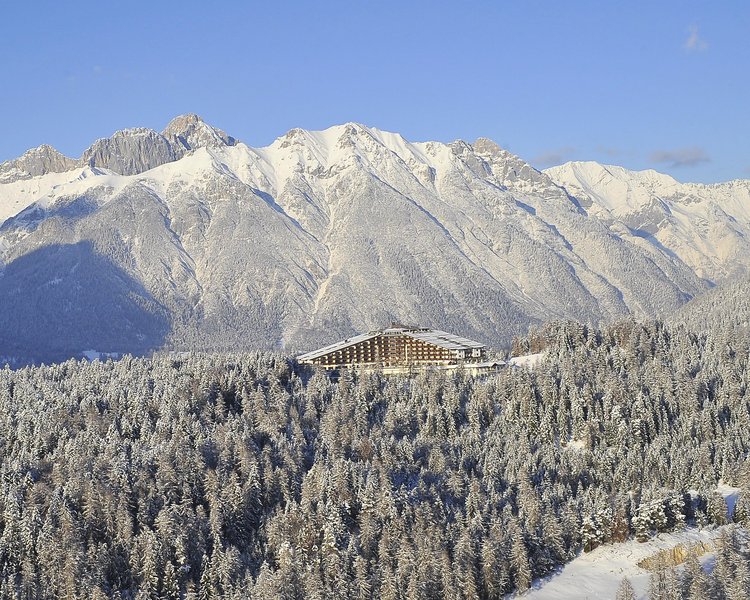 csm__c_Interalpen-Hotel_Tyrol_Winter_Luftbild_Tag_46872d4d92