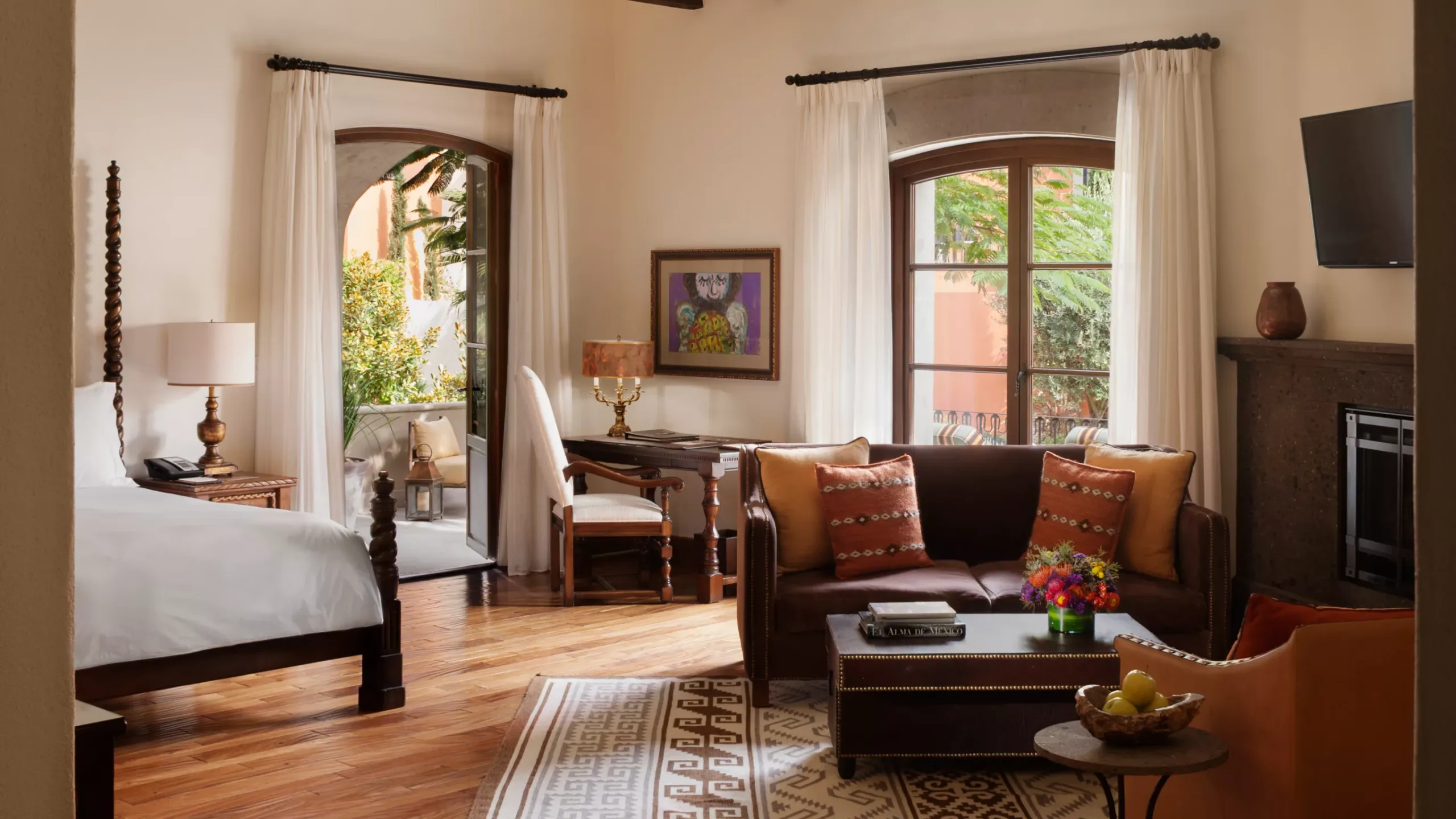 hi-sma-74292673-junior-suite_WIDE-LARGE-16-9