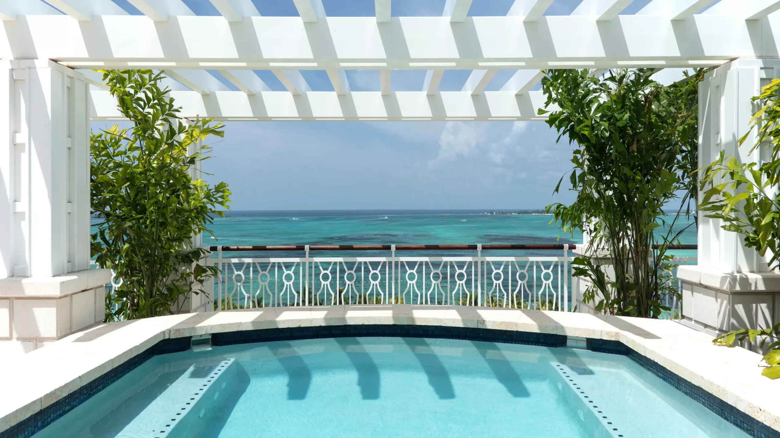 penthouse-terrace-hot-tub_WIDE-LARGE-16-9