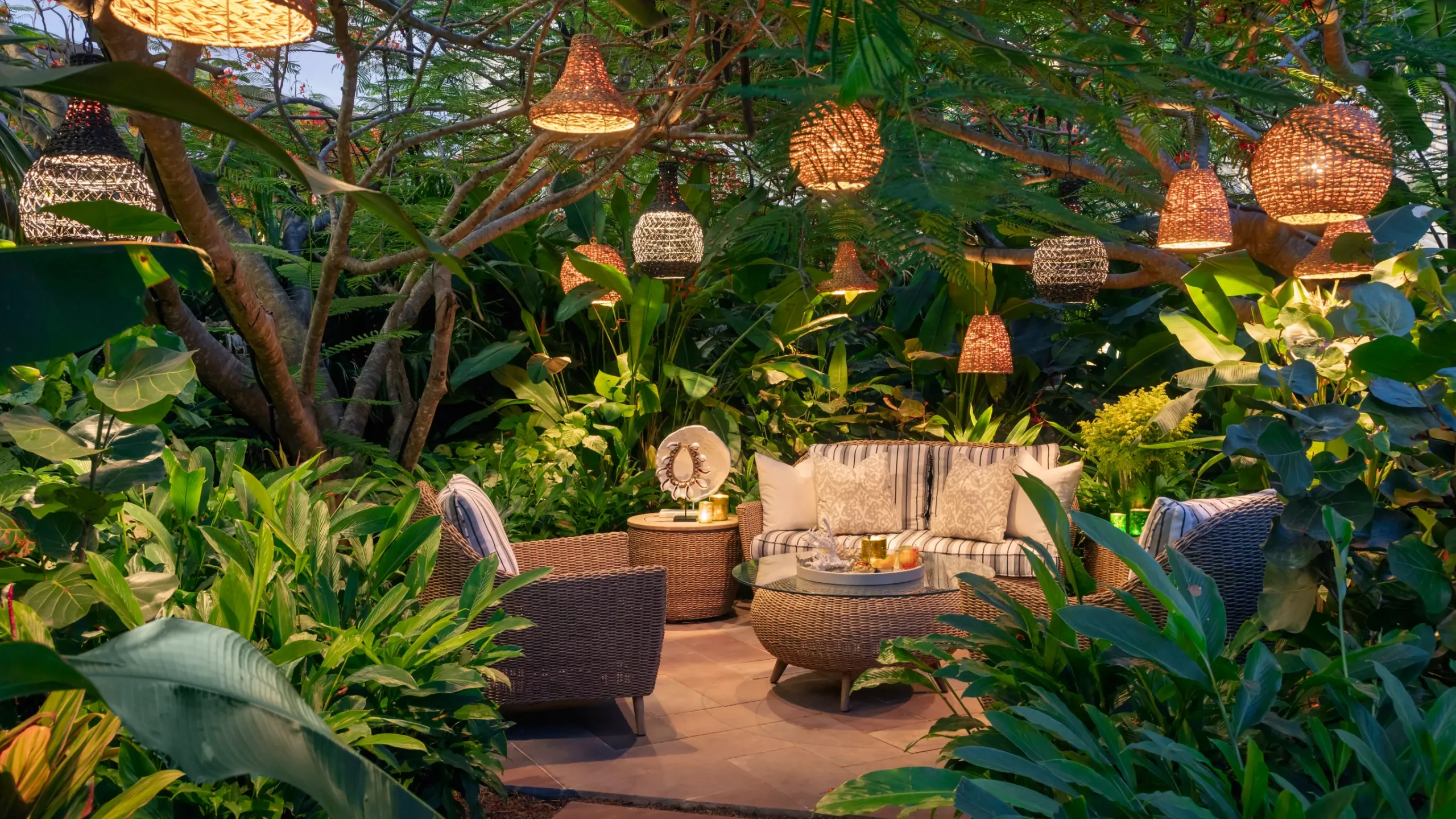 resort-garden-nook_WIDE-LARGE-16-9