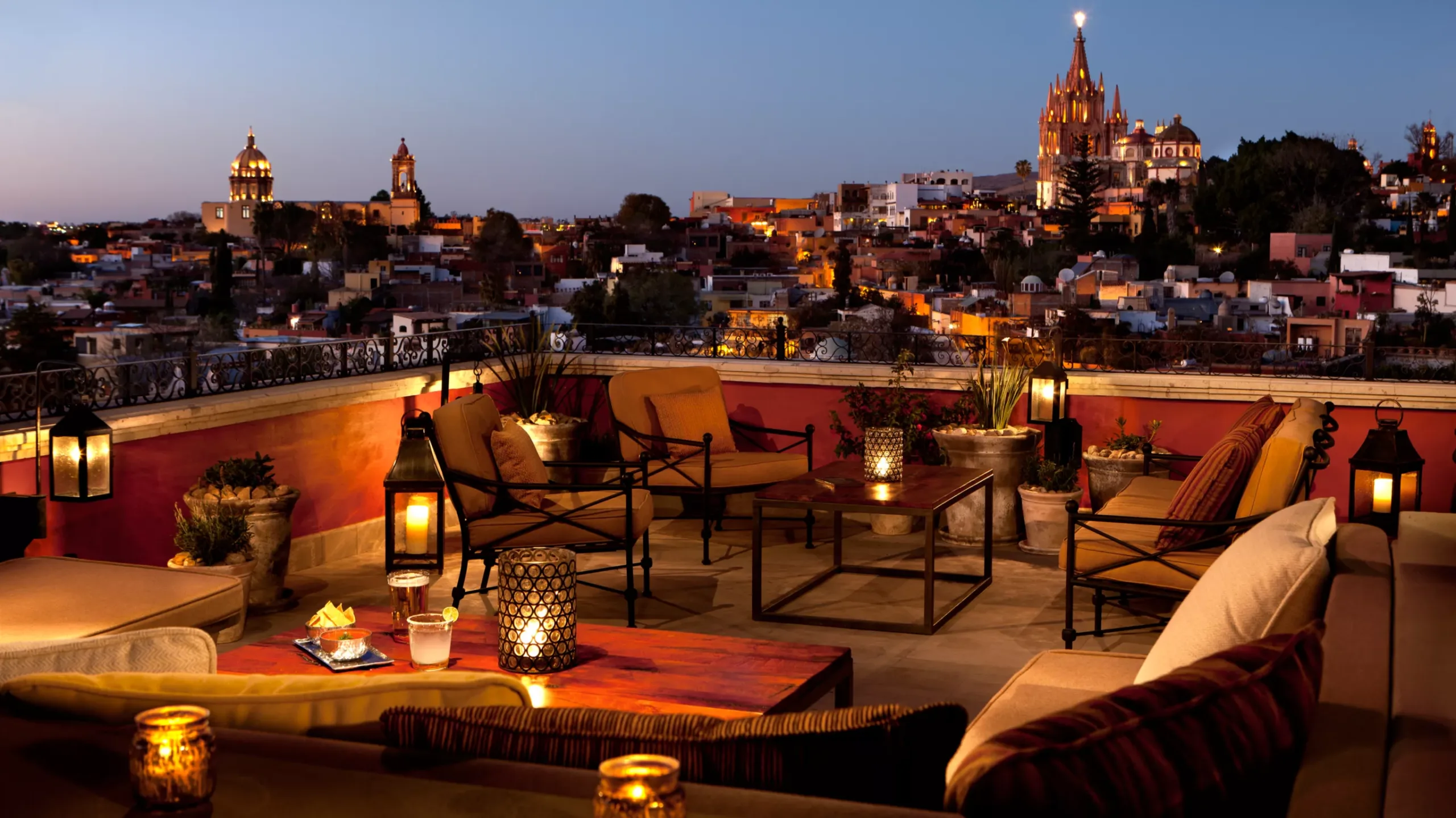 sma-39793302-rsma-luna-bar-v5-cj-1_WIDE-LARGE-16-9